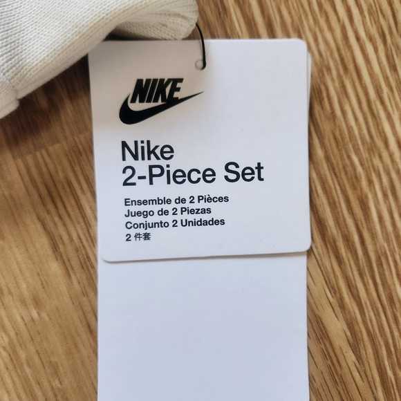 NWT Nike Girls 2-Piece Set - Picture 6 of 16